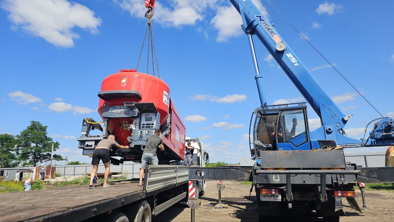 Мобильный комбикормовый завод МКЗ-3214 на полуприцепе